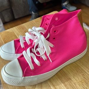Women’s Converse, size 8